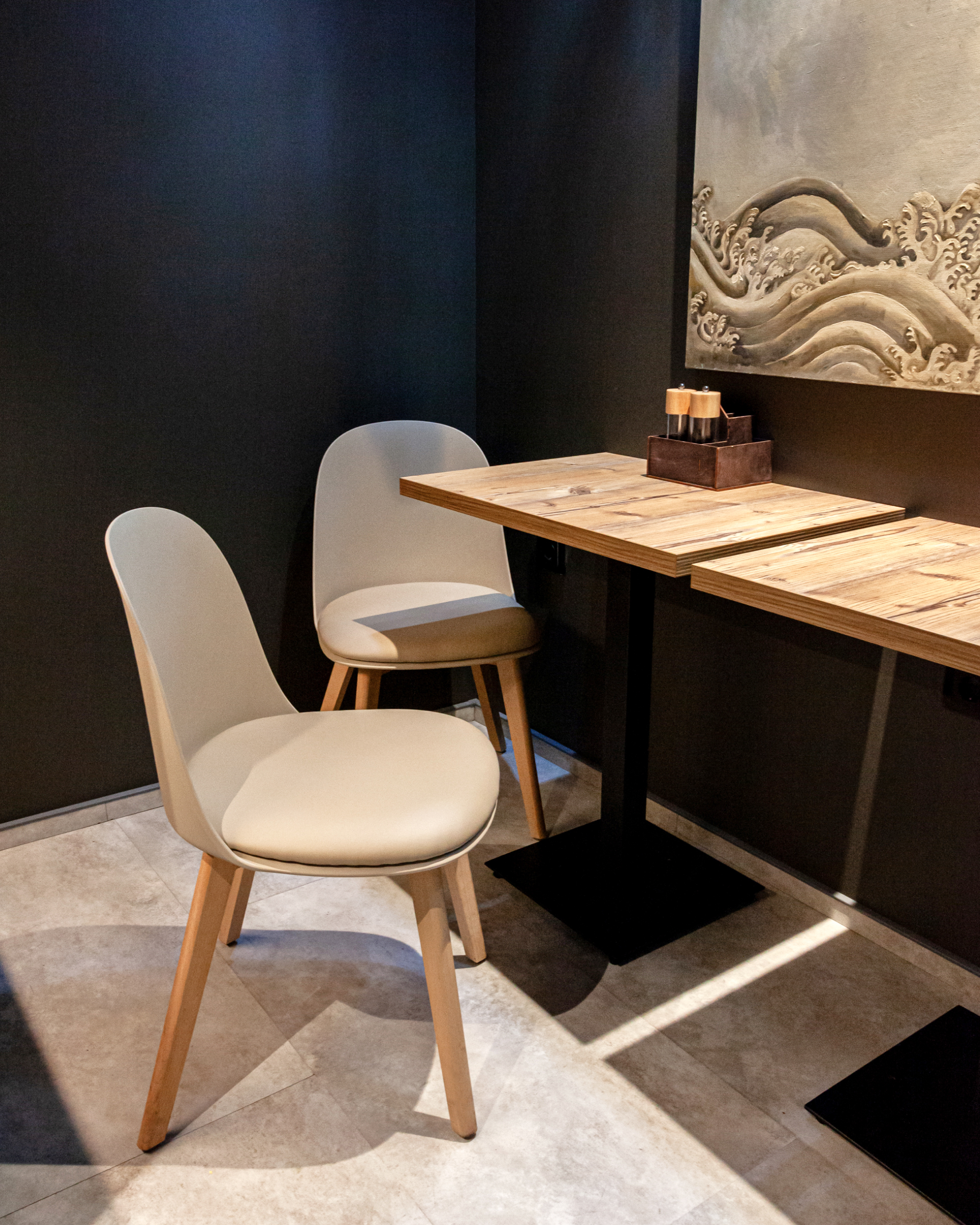 Стул Fog с подушкой бежевый деревянные ножки — изображение 3