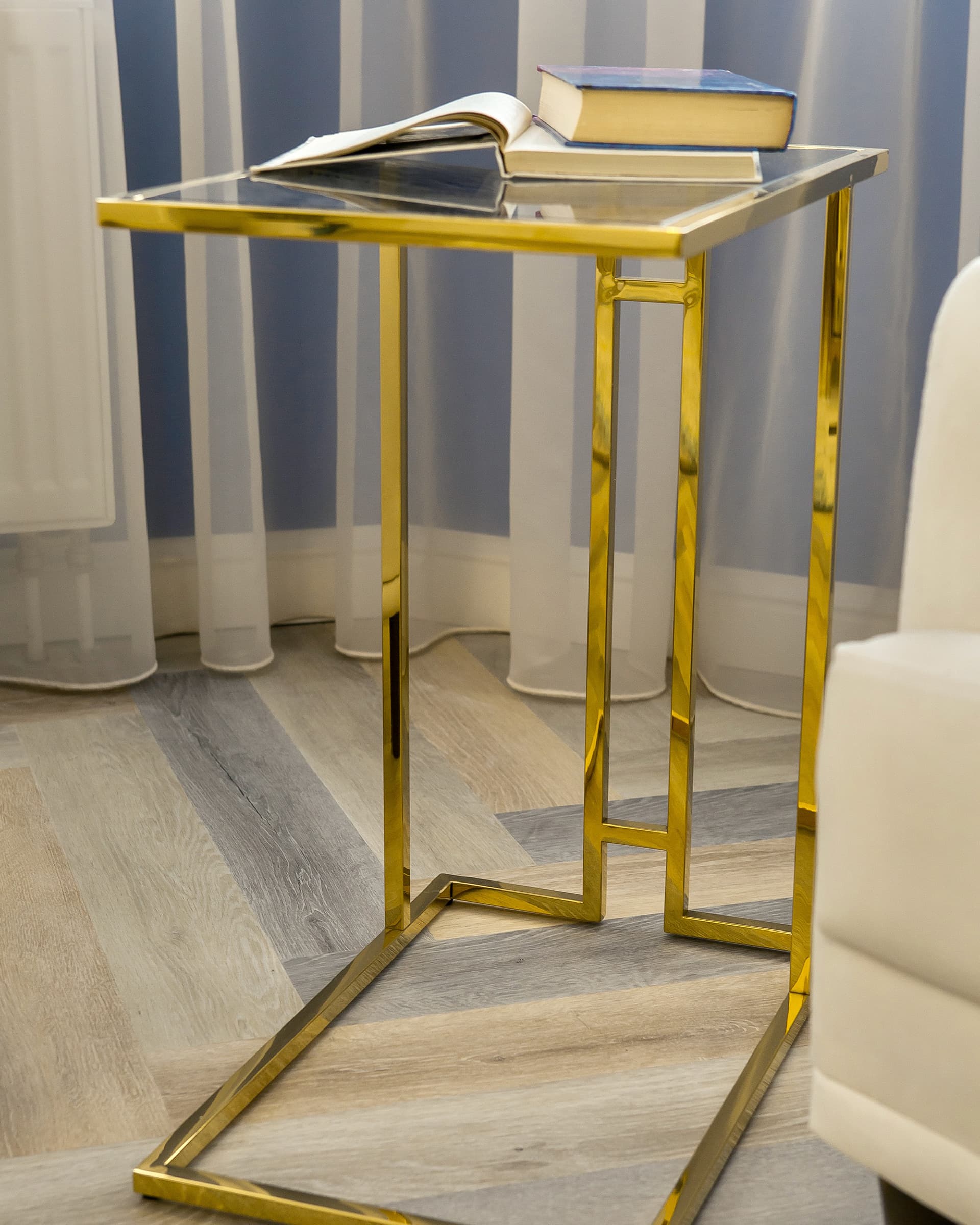 Журнальный столик 50*32 БОСТОН стекло smoke сталь золото — изображение 4