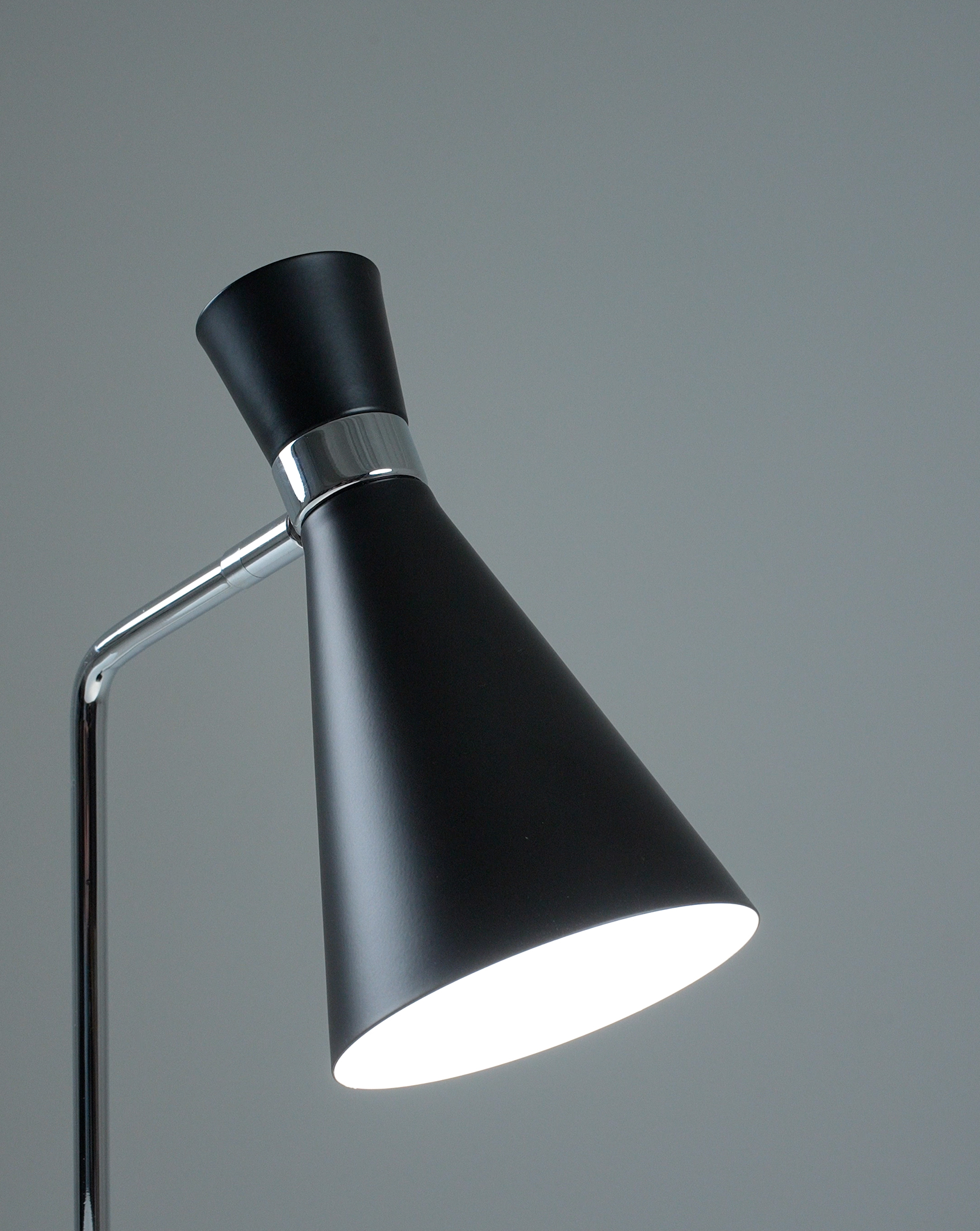 Лампа настольная Moderli V10996-T Page — изображение 7