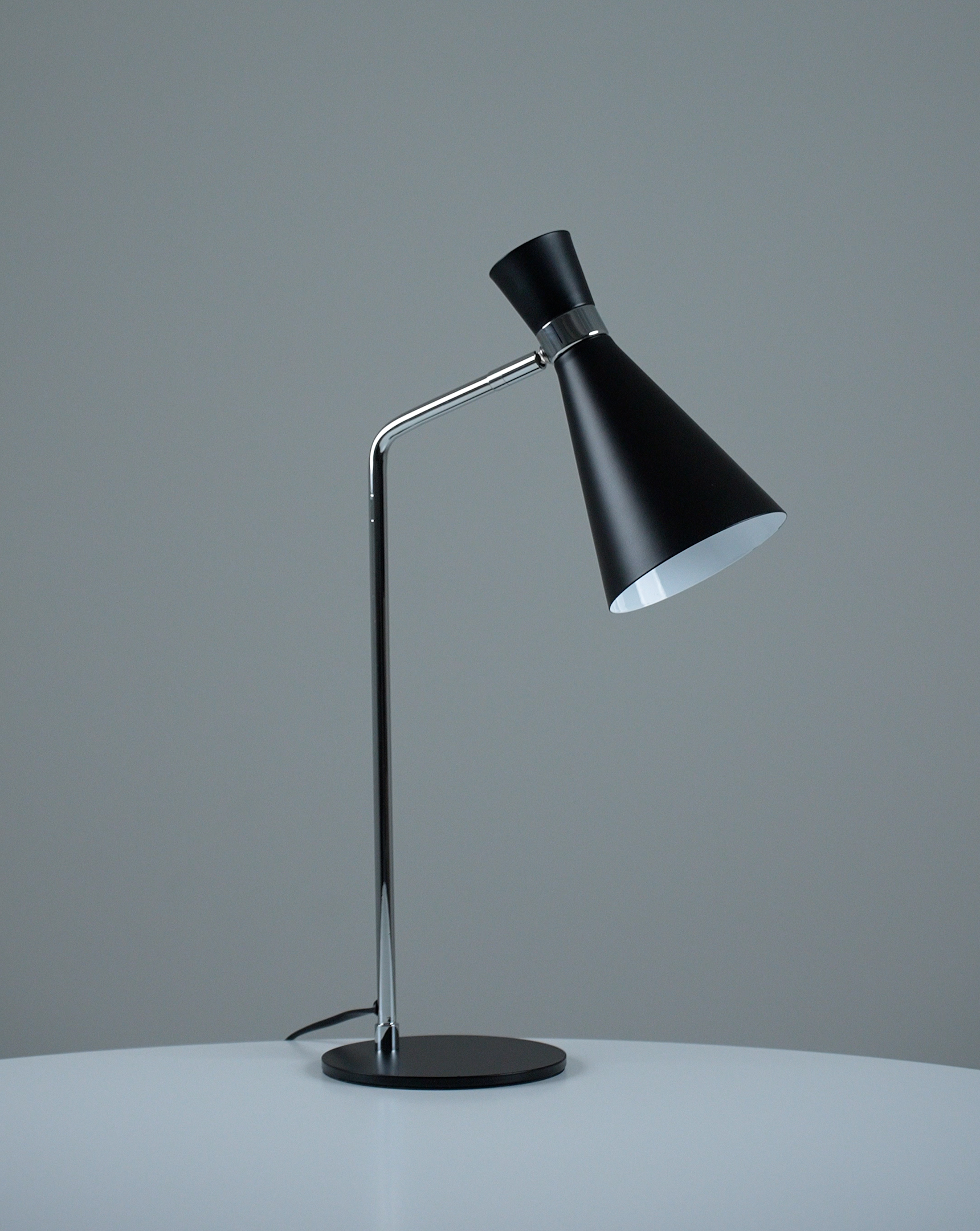 Лампа настольная Moderli V10996-T Page — изображение 2