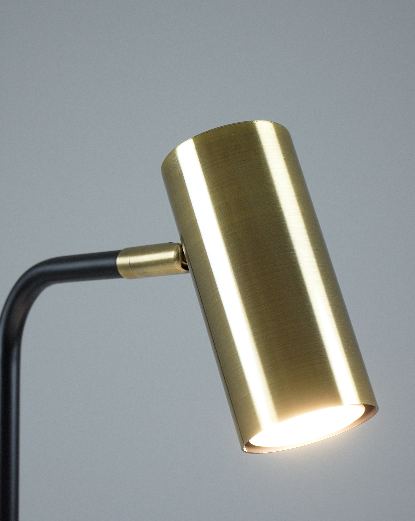 Лампа настольная Moderli V11002-TL Fine — изображение 6