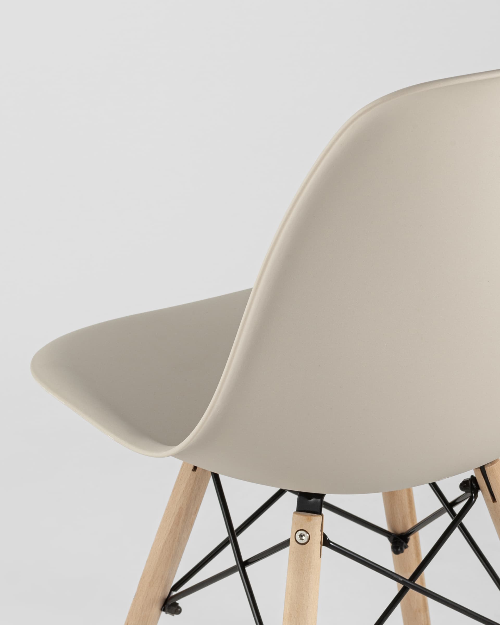 Стул Eames Style DSW бежевый (разборный каркас) — изображение 10