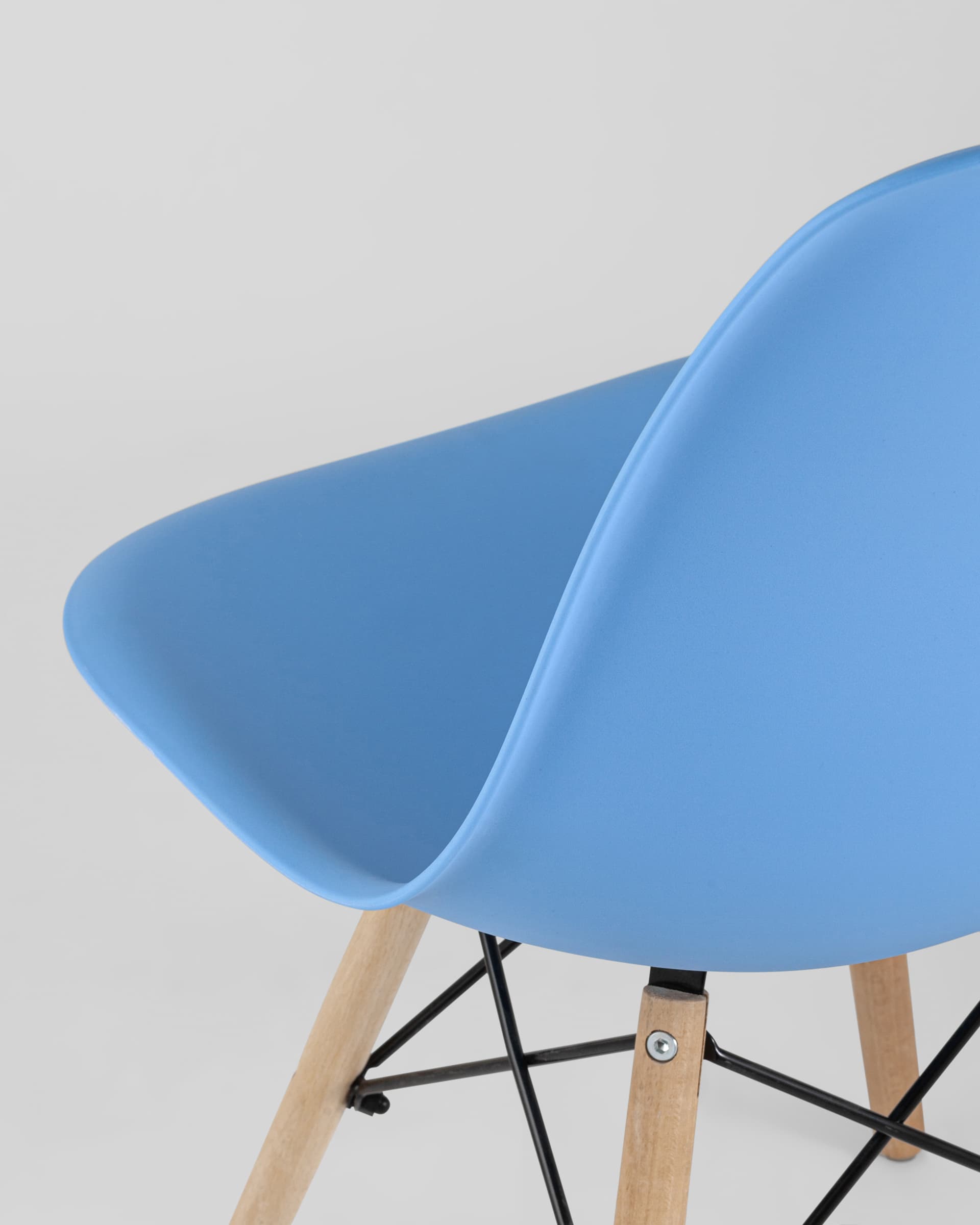 Стул Eames Style DSW голубой (разборный каркас) — изображение 9