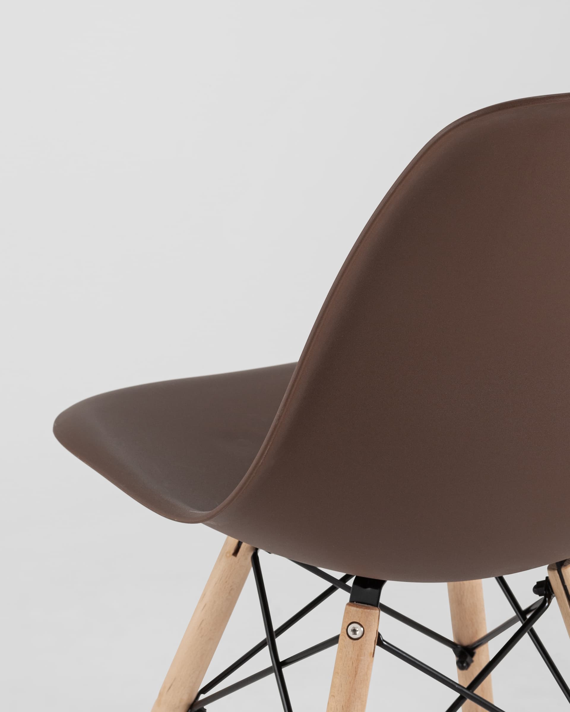 Стул Eames Style DSW коричневый (разборный каркас) — изображение 9