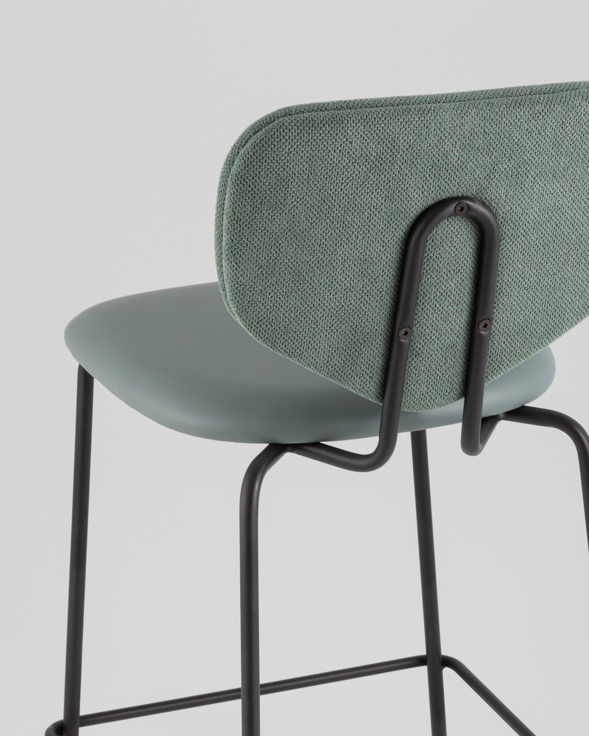 Стул полубарный Masey зеленый со светло-зеленой экокожей — изображение 9