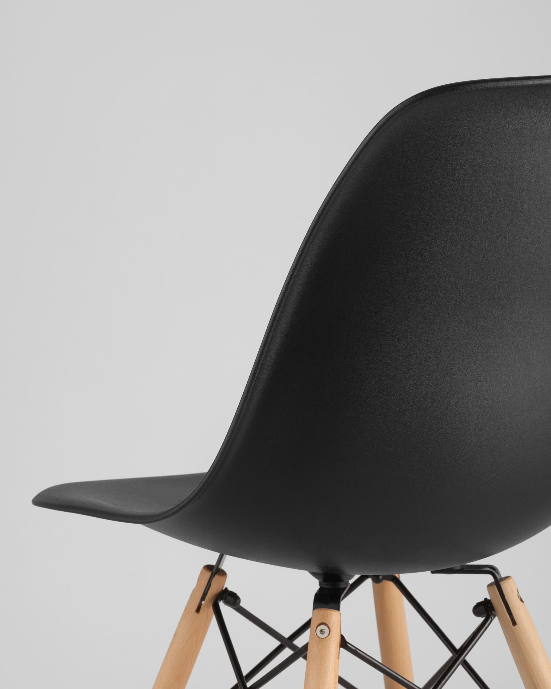 Стул Eames Style DSW черный (разборный каркас) — изображение 9