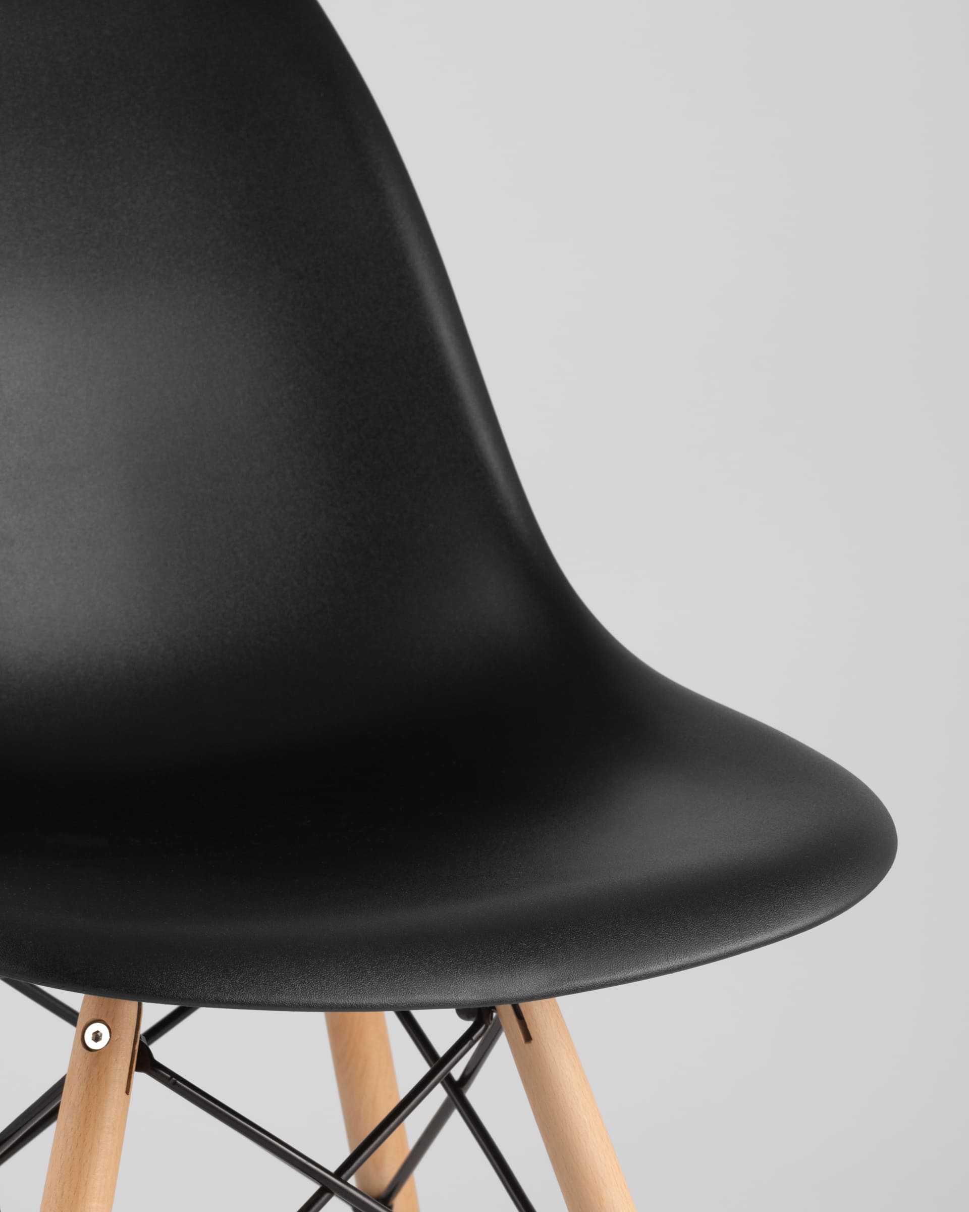 Стул Eames Style DSW черный (разборный каркас) — изображение 10