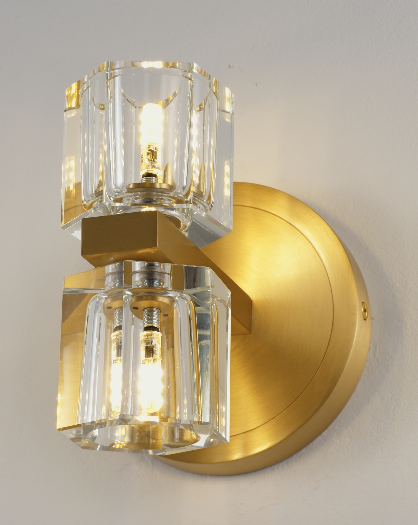 Светильник настенный Moderli V11016-2W Brass — изображение 10