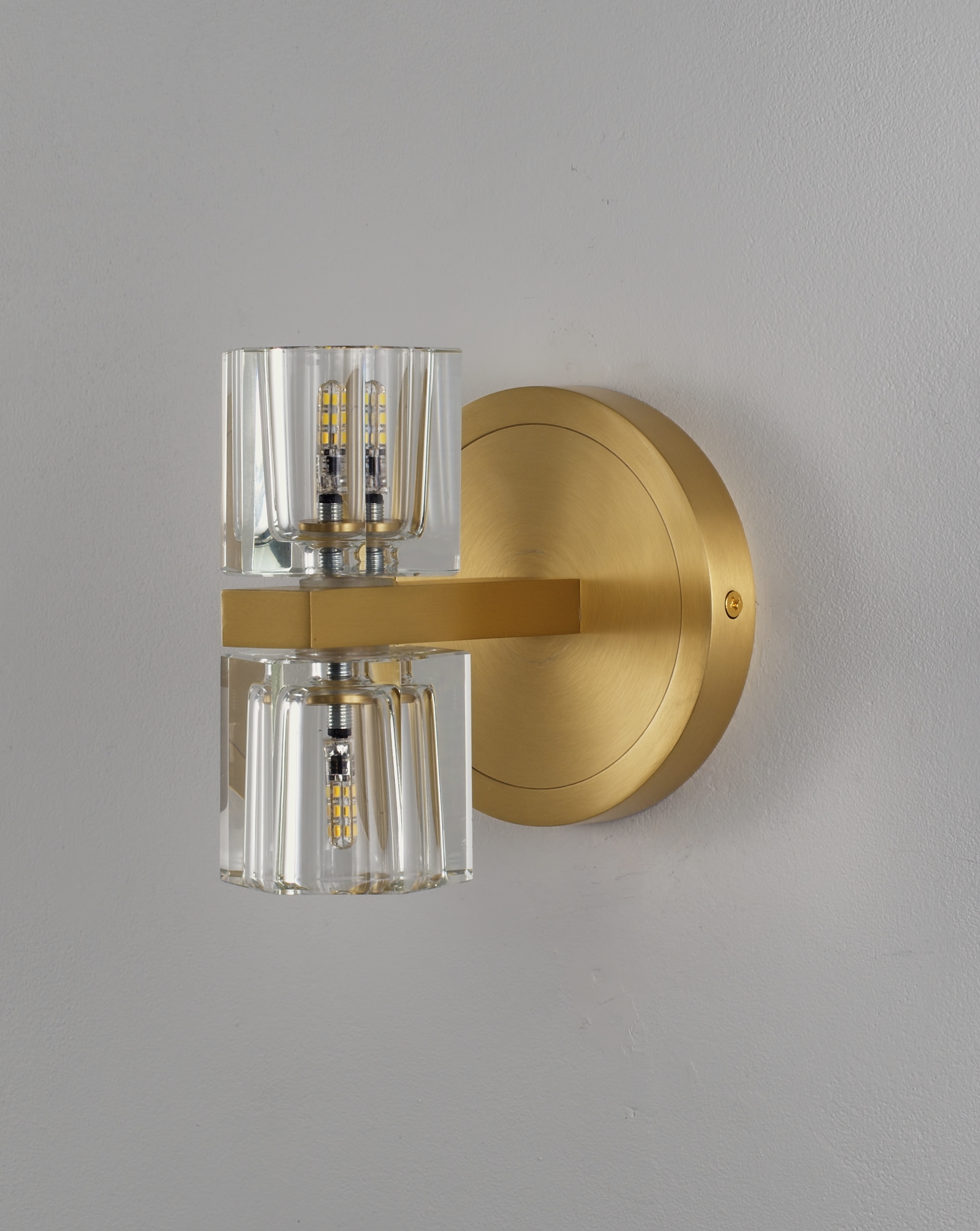 Светильник настенный Moderli V11016-2W Brass — изображение 2