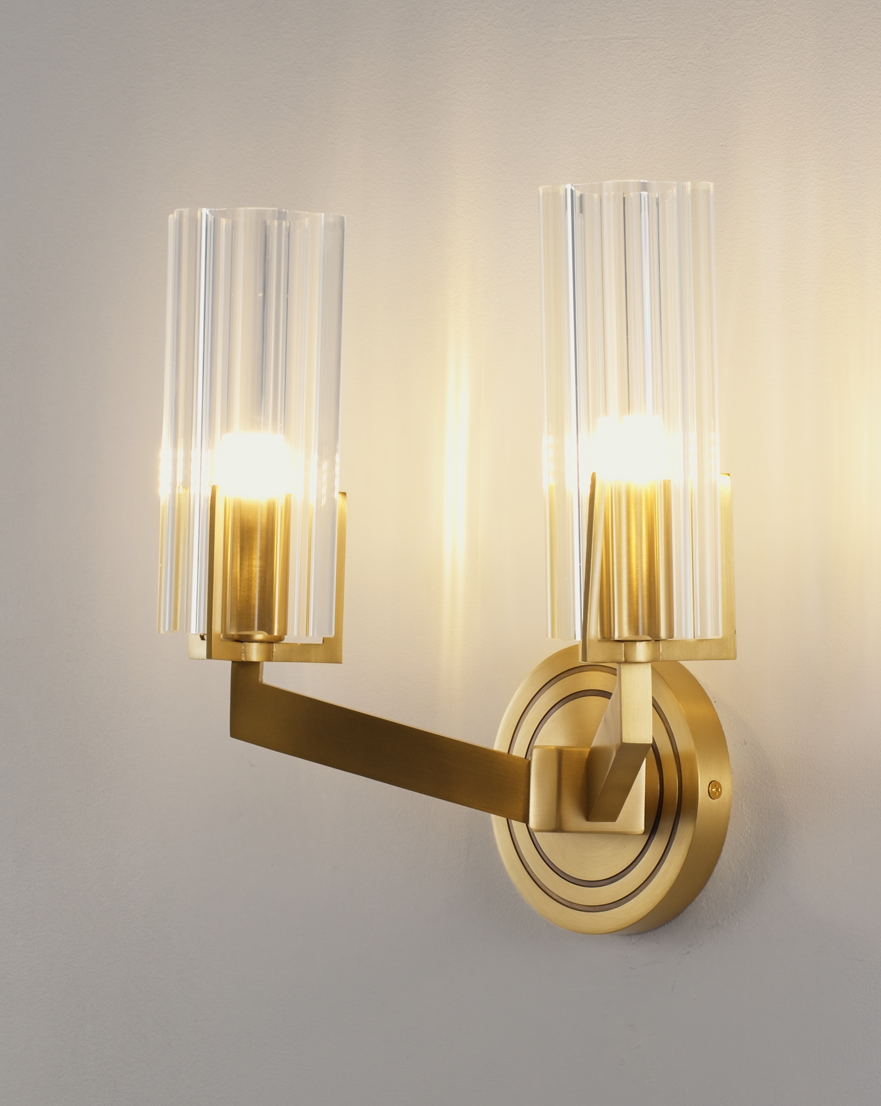 Светильник настенный Moderli V11073-2W Brass — изображение 2